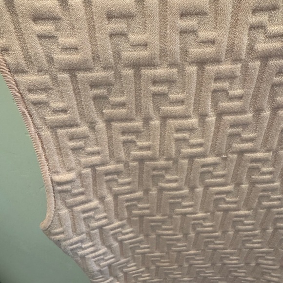 AUTHENTIC FENDI WOMEN'S DRESS SIZE SMALL EXCELLENT CONDITION PRETTY PINK - Picture 4 of 11